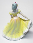 Beautiful Vintage Royal Doulton 8" Figurine " Ninette " HN2379  c1970 Excellent  — photo 3
