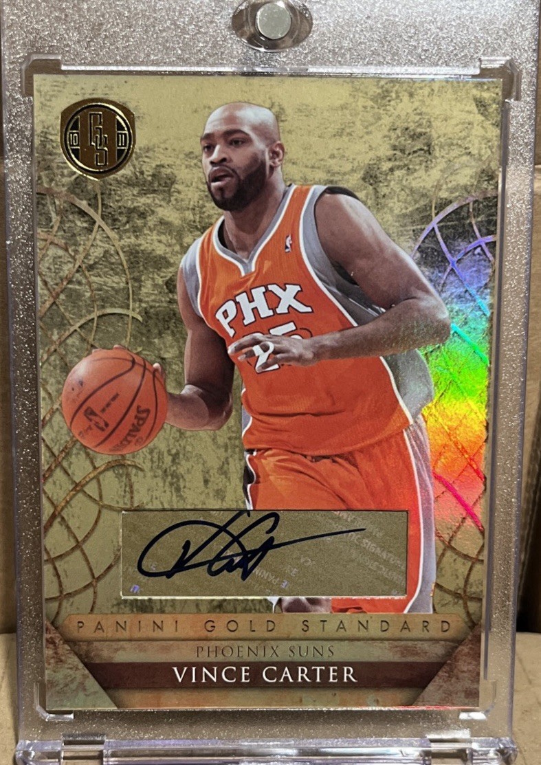 2010-11 Panini Gold Standard Vince Carter Signatures Autograph Auto #22 SP 7/10