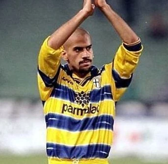 Maglia PARMA Finale Coppa Uefa 1999 CRESPO CANNAVARO THURAM VERON CHIESA - Bild 9 von 9