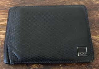 Tumi Men’s Black Leather Bifold leather wallet