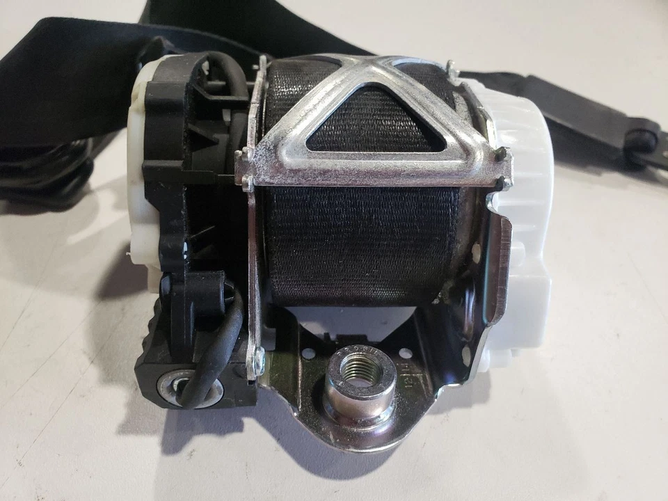 Front Left Seat Belt Retractor - 2008 Audi Q7 - 07-15 - OEM 4L1857705A - Image 3 of 4