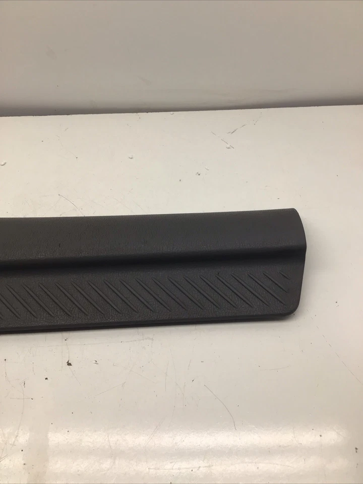 2006 MAZDA 6i  FRONT Left DRIVER SIDE SCUFF PLATE Foto 2 de 4