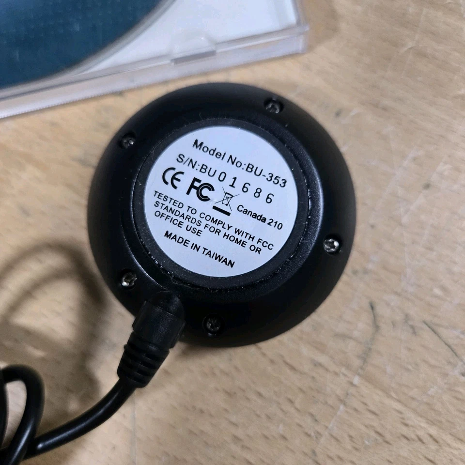 GlobalSat BU-353 SiRF Star Mobile USB GPS Receiver with Software CD - Image 3 of 4