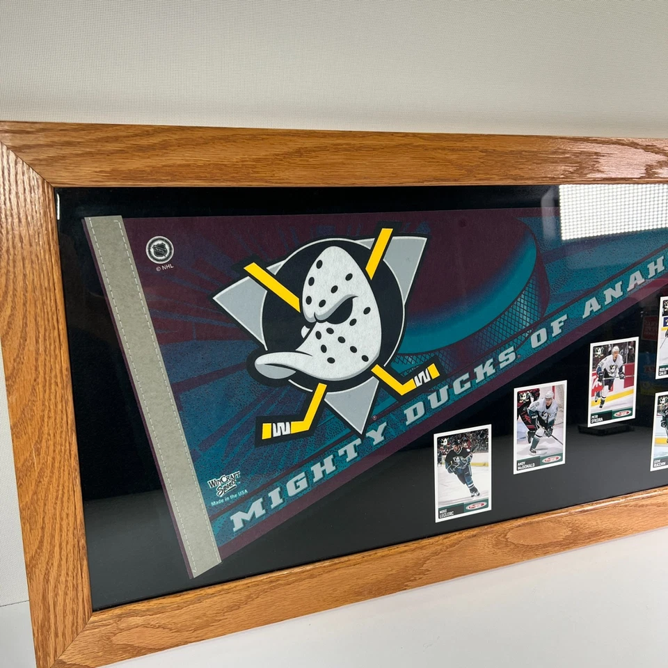 Anaheim Mighty Ducks Hockey Banderín Bandera Topps Tarjetas Coleccionables Foto 2003 Enmarcado Foto 2 de 4