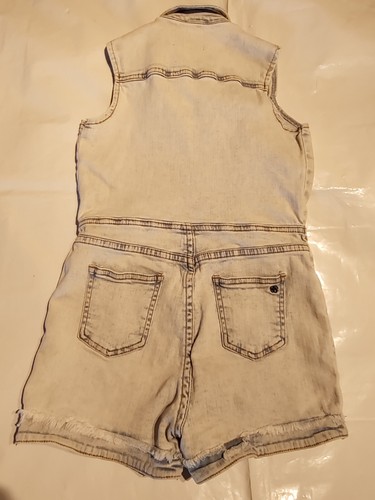 Jessica Simpson Girl's Size M Light denim sleeveless romper shorts Button Up - Picture 2 of 5