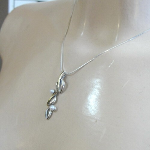 White Pearl Pendant Earrings Set 9k Yellow Gold 925 Silver Hadar Designers (ms)Y - Picture 11 of 12