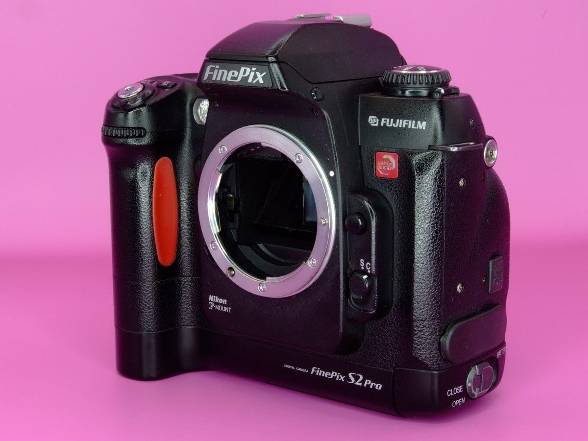 Fujifilm FinePix S Series S2 Pro 6.2MP Digital SLR Camera Body