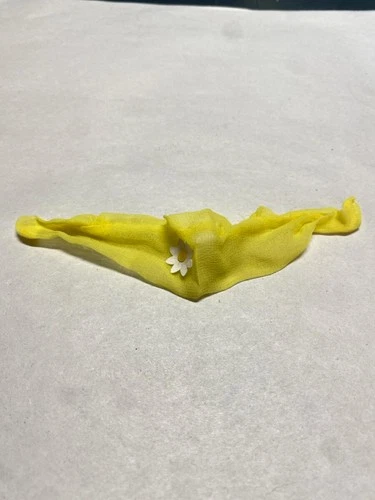 VINTAGE BARBIE CHECK THIS YELLOW SCARF 1291