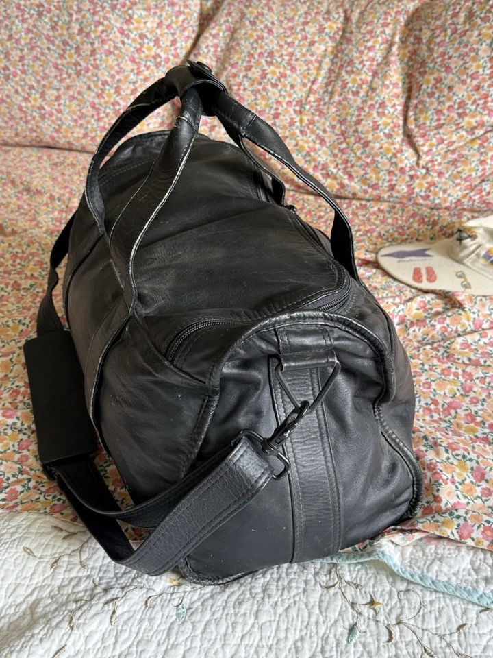 Tumi Alpha 2 Small Soft Leather Travel Duffel Bag MSRP $600 92149DH - Image 3 of 4