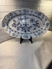Antique Meissen Porcelain Blue Onion scalloped Oval Platter 17” X 10.5”