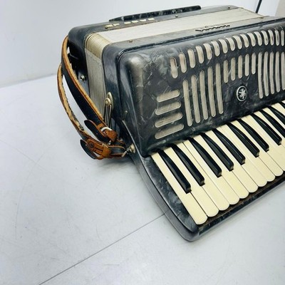 Yamaha BASS 32 Accordion Tested Working Vintage Instrument Used 