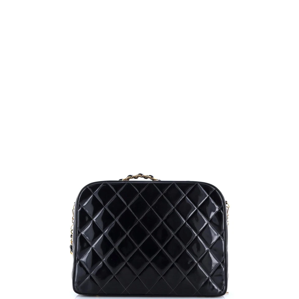 Bolsa de almuerzo Chanel vintage con cadena acolchada charol grande Foto 3 de 4