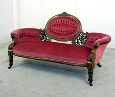 Period Victorian Settee Walnut Couch 1880