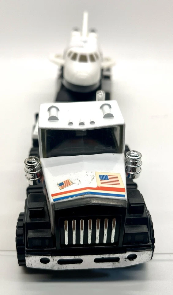 Vintage 1986 Remco NASA Semi Truck Trailer Toy Space Shuttle Transport Rare - Image 2 of 4