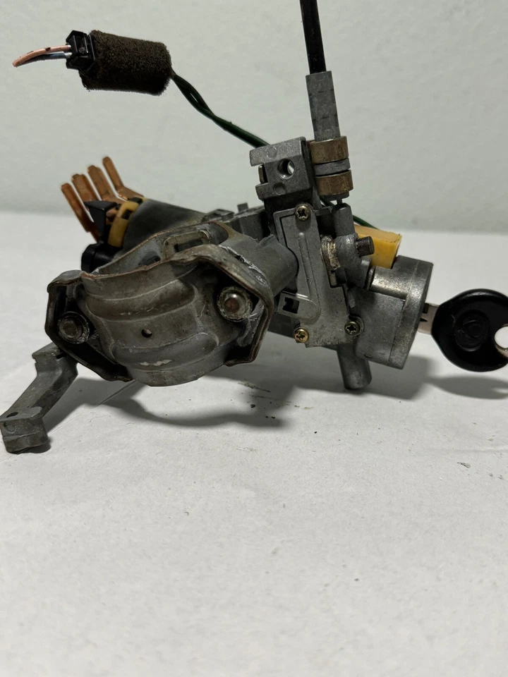 Interruptor de bloqueo de encendido e cilindro SMP 81445YQM para Mazda 626 1996-1997 Foto 2 de 4