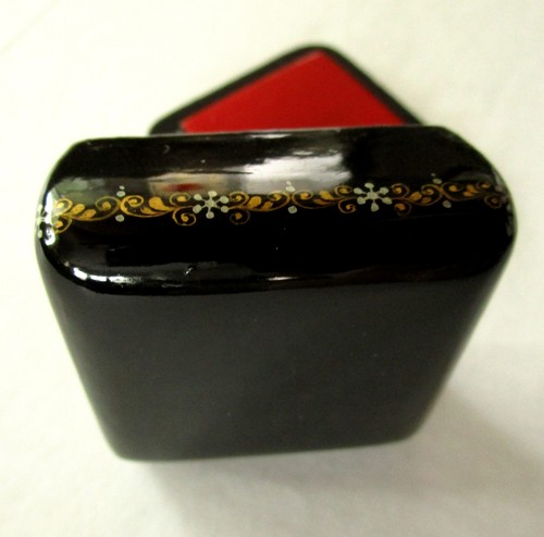 3 Russian Lacquer Boxes, Palekh Kholuy Mstera, Pike's Wish Shamah's Queen Knight - Picture 4 of 12