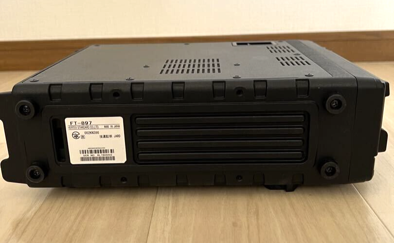 Yaesu FT897D 50 144 430 MHz HF/VHF/UHF SSB FM AM CW 100W Transceiver