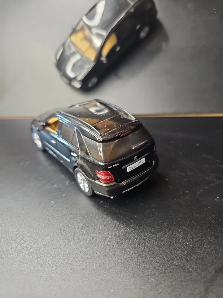 Model 1/43 Mercedes ML500 2008 - Immagine 3 di 4