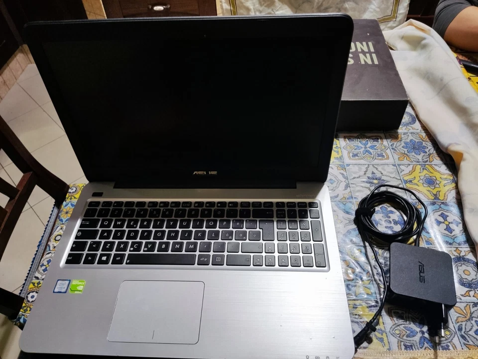 Asus X556uv - Immagine 3 di 3