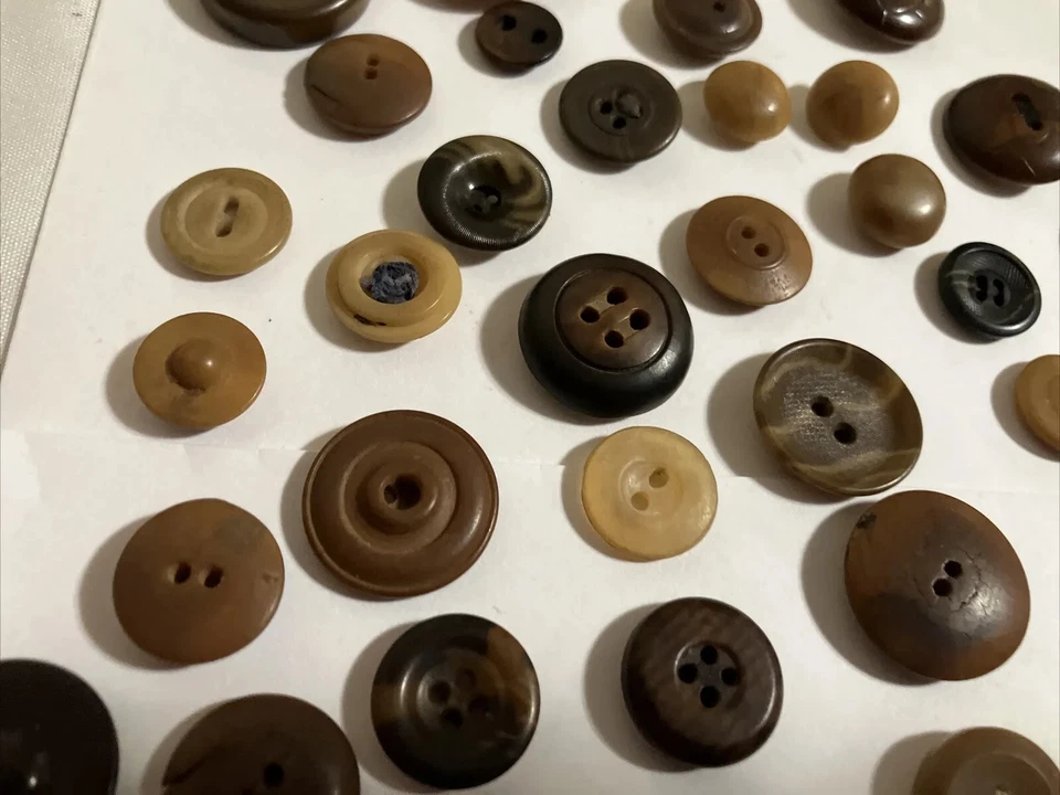 Antique VTG Brown Tan Tortoise Mixture Of Assorted Awesome 49 Buttons Lot 2 - Image 4 of 4