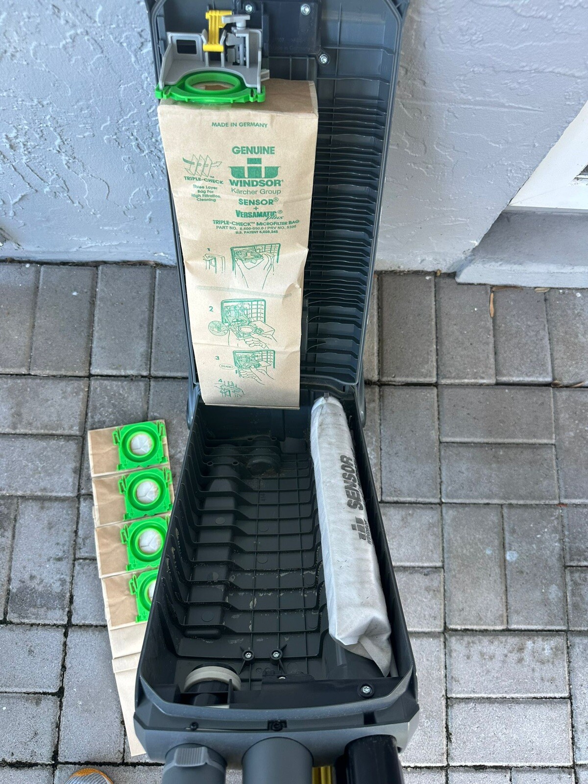 Karcher Windsor Sensor SRS12 Upright Commercial Vacuum Cleaner