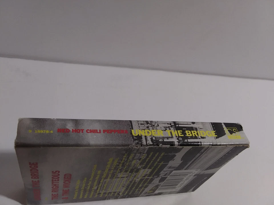 Red Hot Chili Peppers - Under The Bridge (Cassette Single) Foto 2 de 4