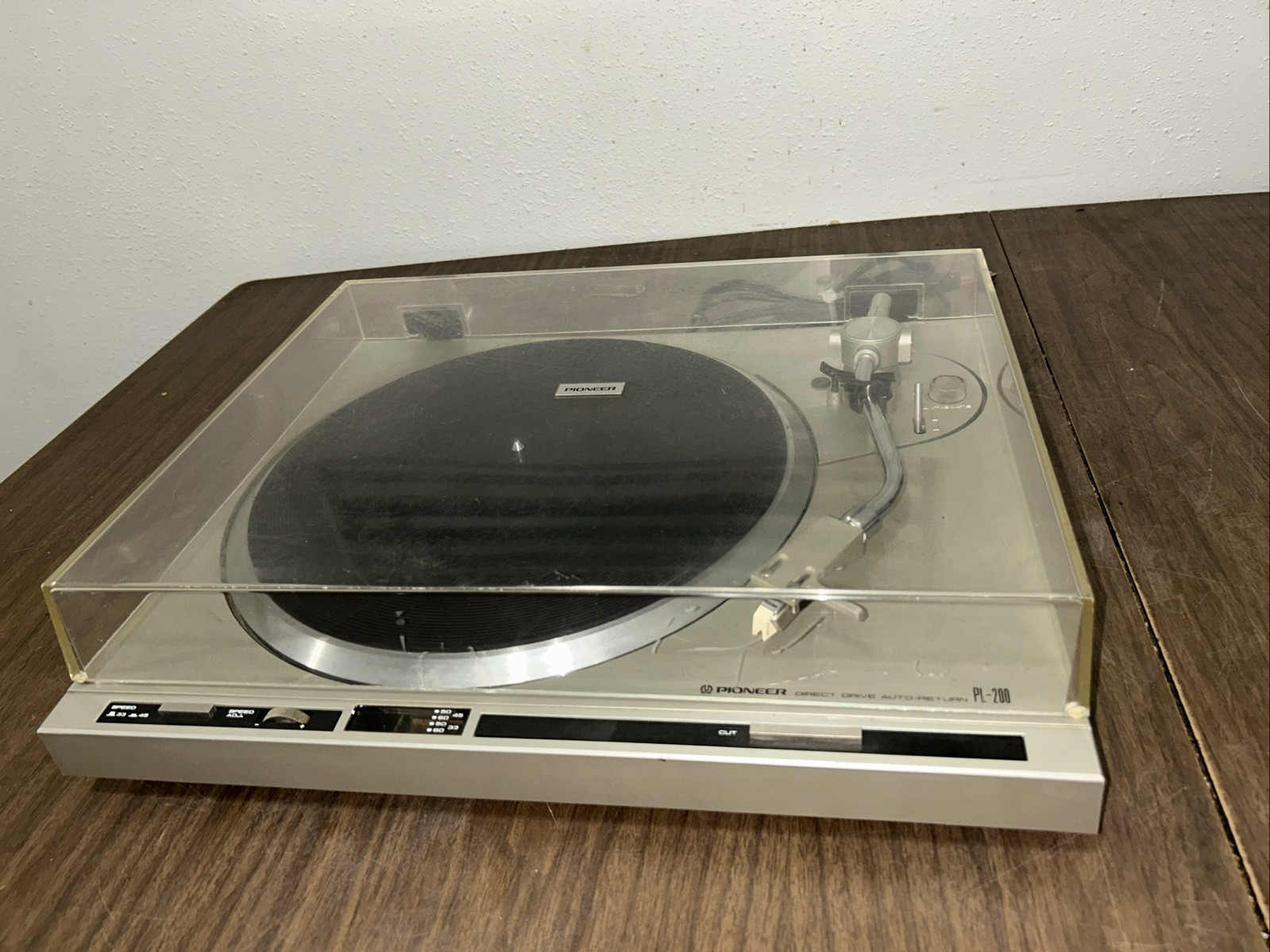 Vintage Pioneer PL-200 2-Speed Direct-Drive.. Turntable For Parts But Does Work