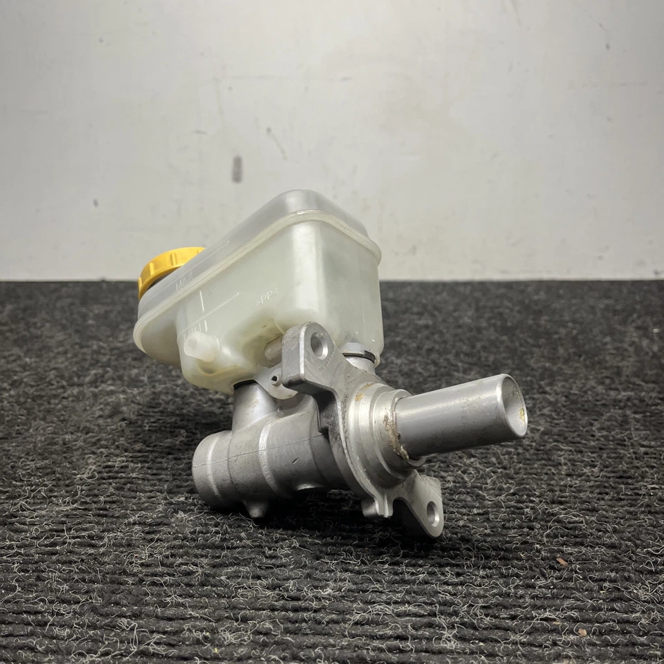 ☑️ Depósito de cilindro maestro de freno Subaru BRZ 2013-2019 OEM FRS 13-19 Foto 2 de 4