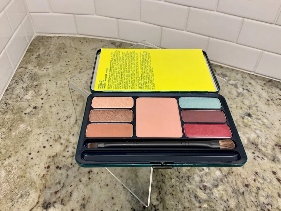 MAC LUXURIES : 7 FACE Palette Limited Edition NIB RARE - Image 4 of 4