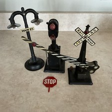 MISC. MODEL TRAIN ITEM LOT 4