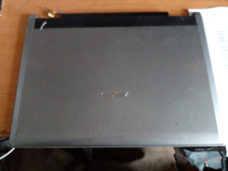 ASUS Coperchio Argento, Specifiche IN Descrizione (204) - Immagine 3 di 4