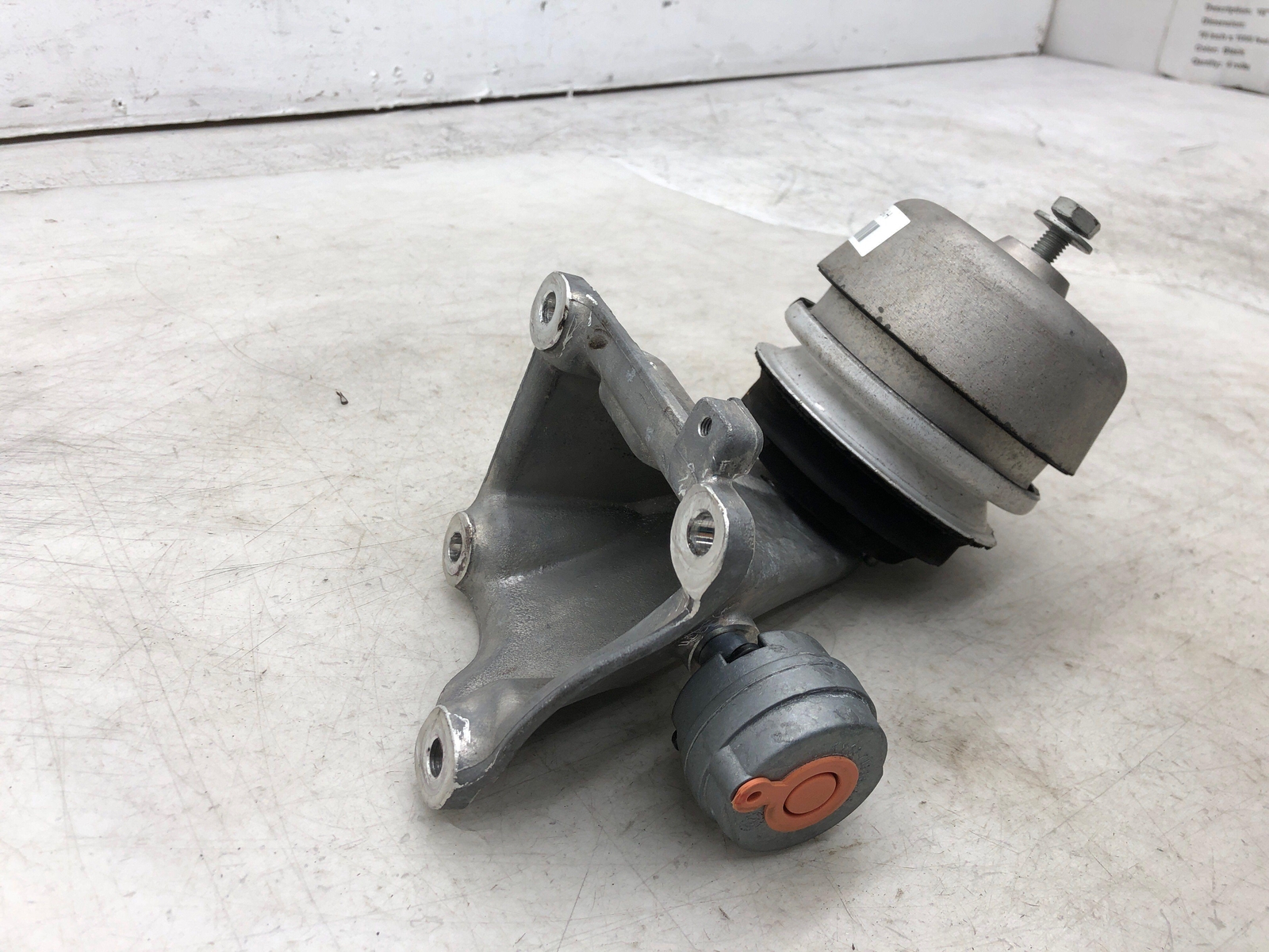 2019-2023 ASTON MARTIN VANTAGE 4.0L RIGHT REAR TRANSMISSION MOUNT HY53-6068-AA