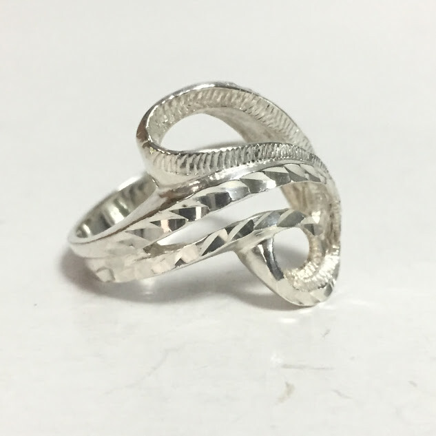 Sterling Silver Scrollwork Ring Size 8 - image 6