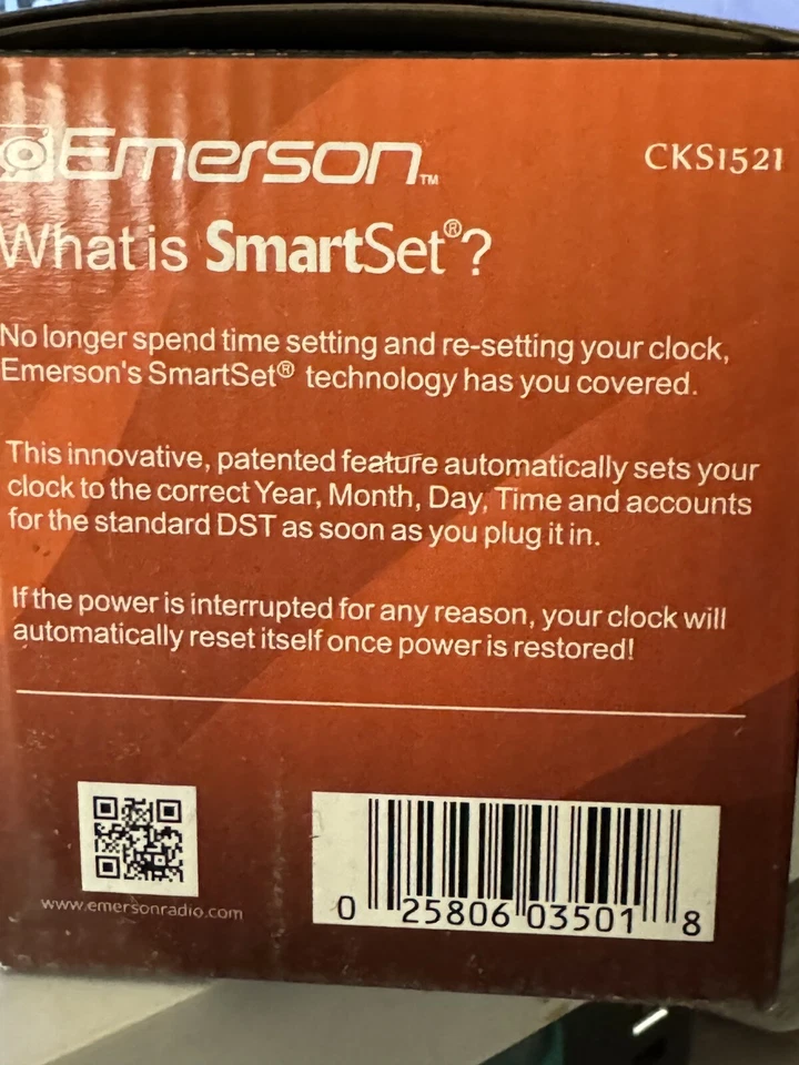 Emerson SmartSet Alarm Bluetooth, USB Phone Charger Radio LED Light - Image 3 of 3