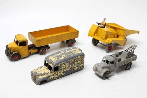 Restposten Dinky Toys Druckguss-Fahrzeuge in Aufmerksamkeit - Ersatzteile oder Reparatur