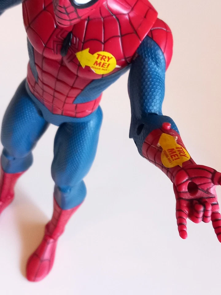 Spiderman action figure Marvel/Disney parlante, del 2010, alto cm 34 - Immagine 4 di 4