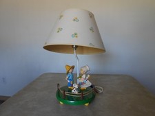 MUSICAL NURSERY LAMP FROM 1975--DOG WINDS UP TO PLAY MUSIC