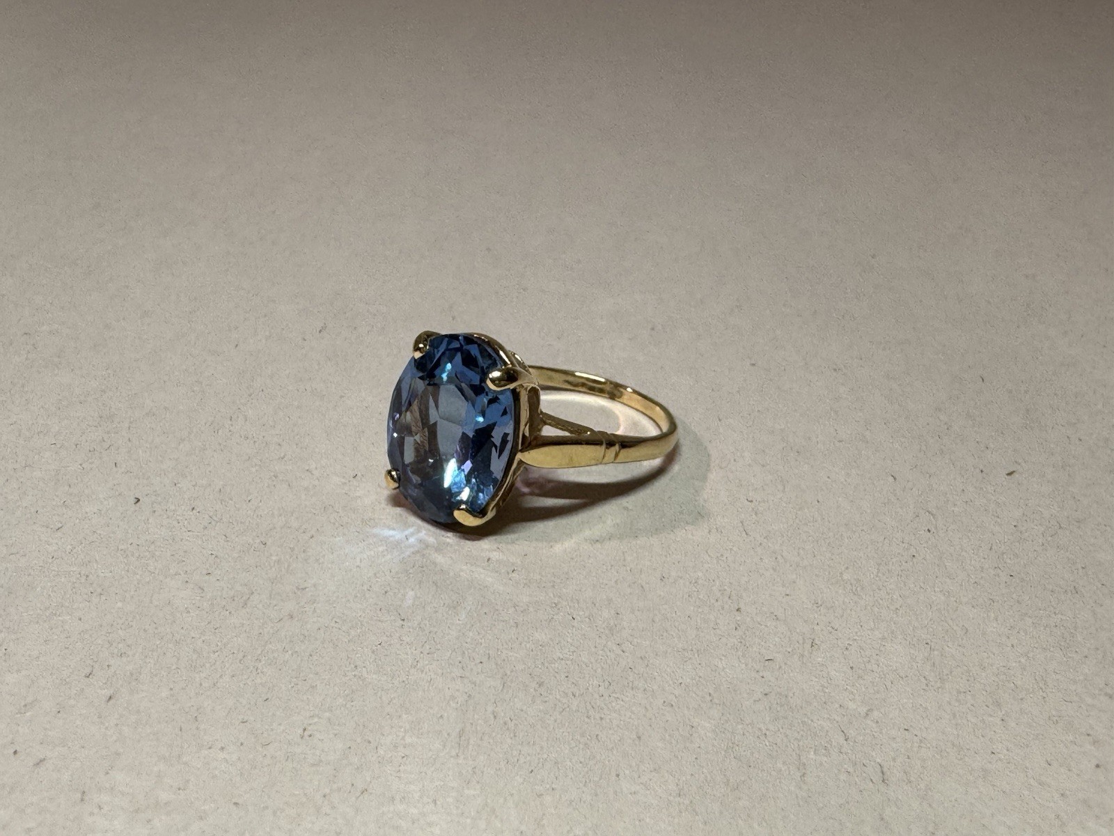 10K Solid Real Gold Topaz Ring  5.4grms Sz 8 - image 9