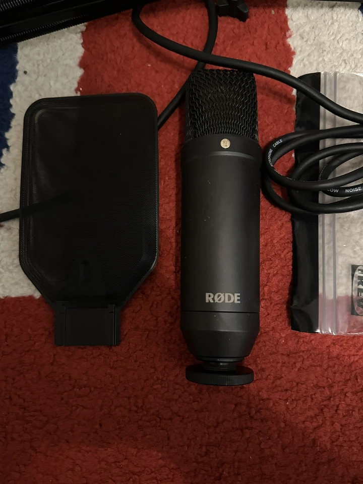Rode NT1 Cardioid Condenser Microphone And Accessories + Boom Arm - Image 2 of 4