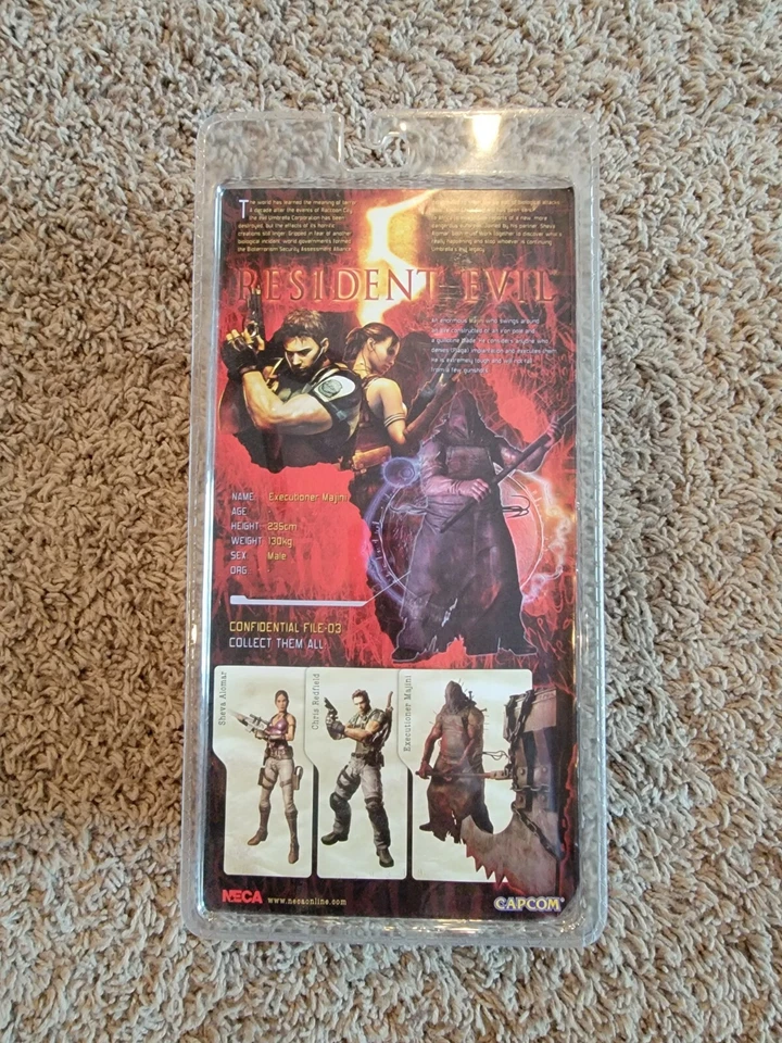 NECA Resident Evil 5 Series 1 Executioner Majini 8" Action Figure NEW IN BOX - Image 2 of 2