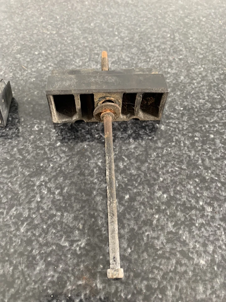 Ford F250 F350 1999-2003 7,3 L Super Duty retenedor de batería soportes de retención OEM Foto 3 de 4