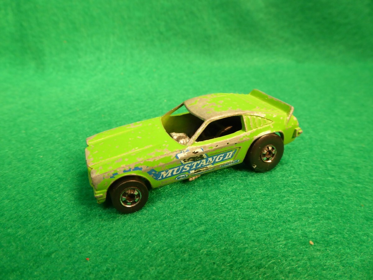 2台セットHOTWHEELS　 MON FUNNY CAR Hot Wheels MUSTANG FUNNY CAR 2 Variation Lot 2004 - Blue And