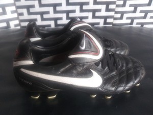 tiempo cleats black and white
