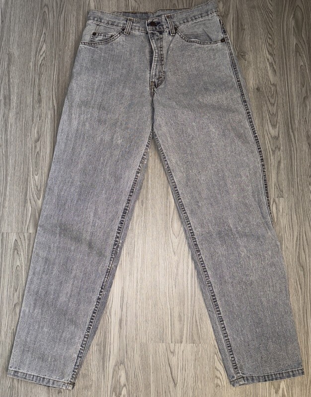 Vintage Levi’s 550 Relaxed Fit Jeans Size 30x30 (28x28) Made in USA