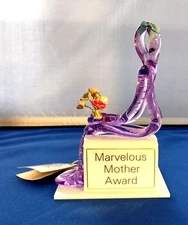 Creative Concepts Acrylic Sculpture * Marvelous Mother Award * Lilac w/ flowers