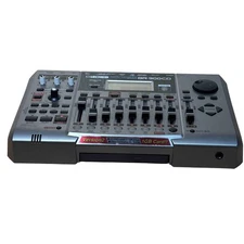 BOSS Audio BR-900CD 8 Physical Tracks/64 Total V-Tracks Digital Recording Studio