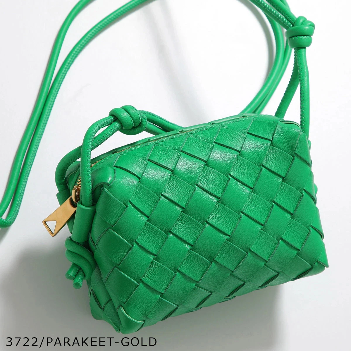 Bottega Veneta — BOTTEGA VENETA Candy Loop Shoulder Bag Women Intrecciato Leather white or Green