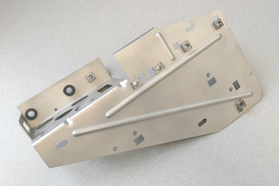 VERY NICE USED ORIGINAL PORSCHE 911 912E 930 ENGINE BAY RELAY MOUNTING PANEL - Изображение 4 из 4