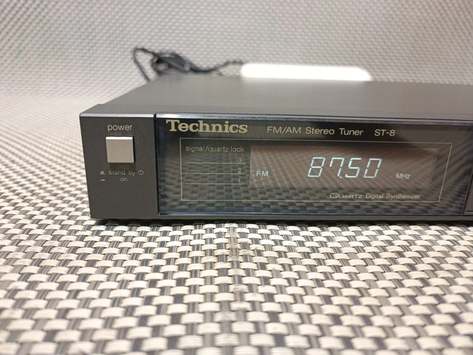 Technics ST-8 FM/AM Stereo Quarz Lock Tuner Radio - Bild 2 von 4