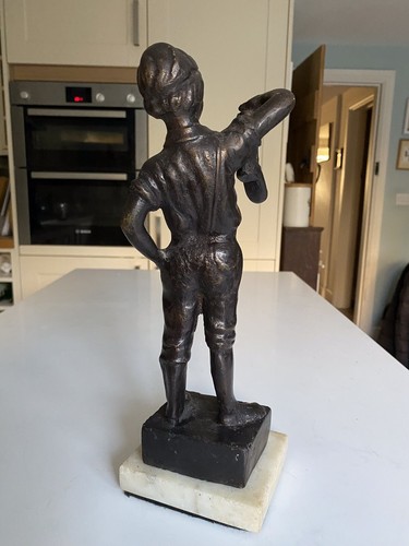 SCULPTURE- ANTIQUE ITALIAN BRONZE COBBLER /BOY ON MARBLE PLINTH. HEAVY. - Picture 10 of 12